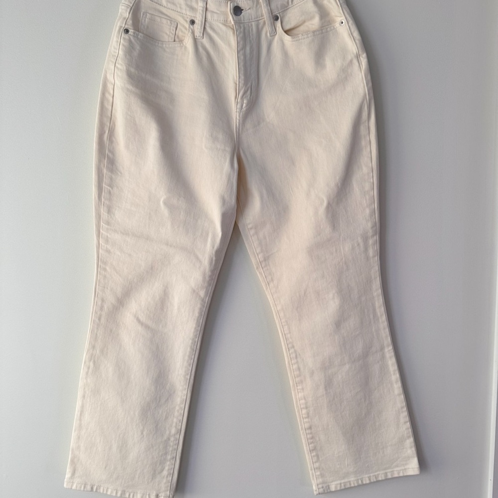 A New Day Cream high waisted Straight Leg Jeans with Timeless Style